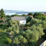 Family Friendly House With A Swimming Pool Kornic, Krk - 25070 בית נופש *