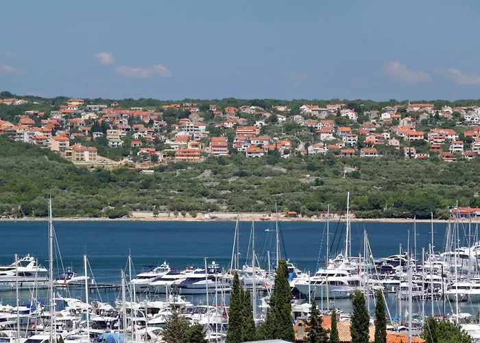 Family Friendly House With A Swimming Pool Kornic, Krk - 25070 Ferienhaus Kornić