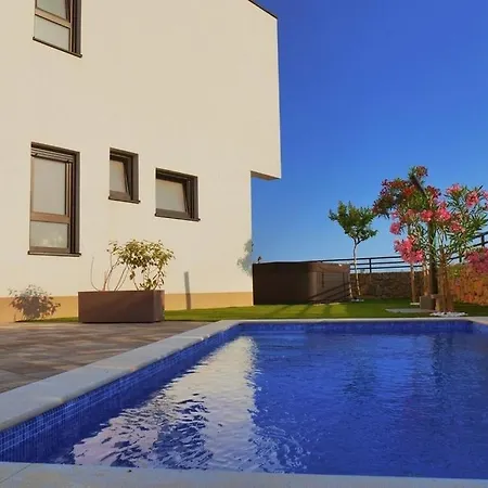 Family Friendly House With A Swimming Pool Kornic, Krk - 25070 Ferienhaus *